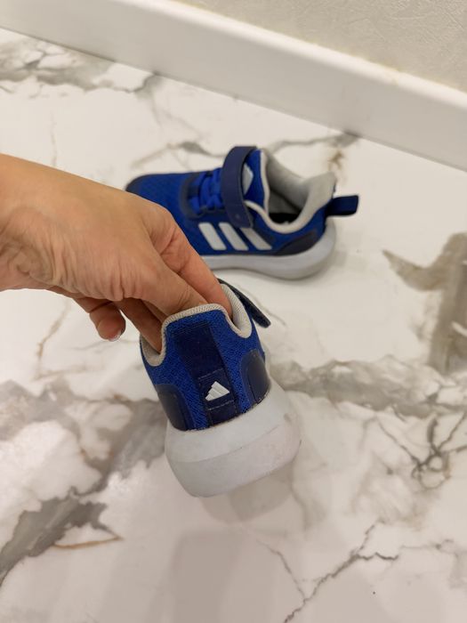 Adidas кроссовки размер 28