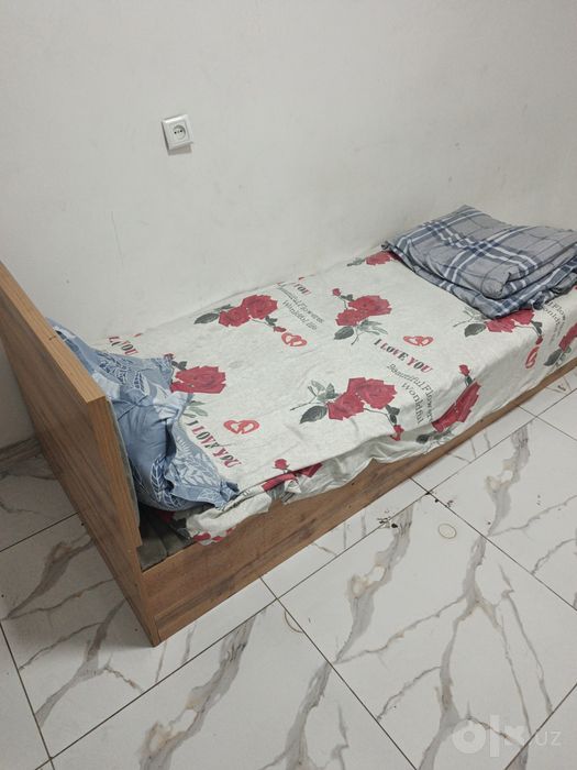 В продаже кровати, 80 штук.