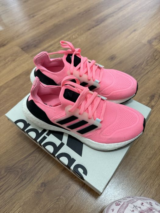 Продам кроссовки Adidas оригинал