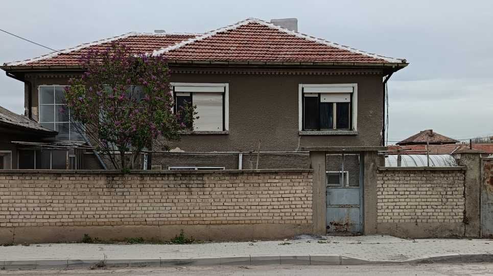 Цалапица-ЦЕНТЪР Двуетажна къща 153000е