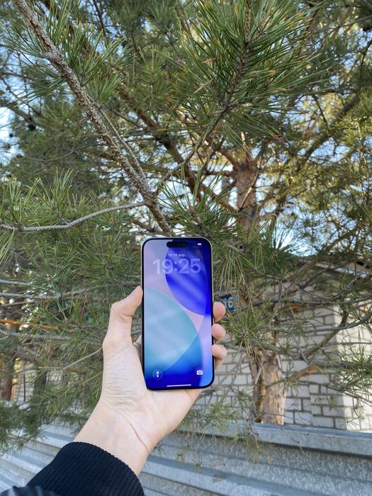 Продам срочно iPhone 15 Pro 256GB