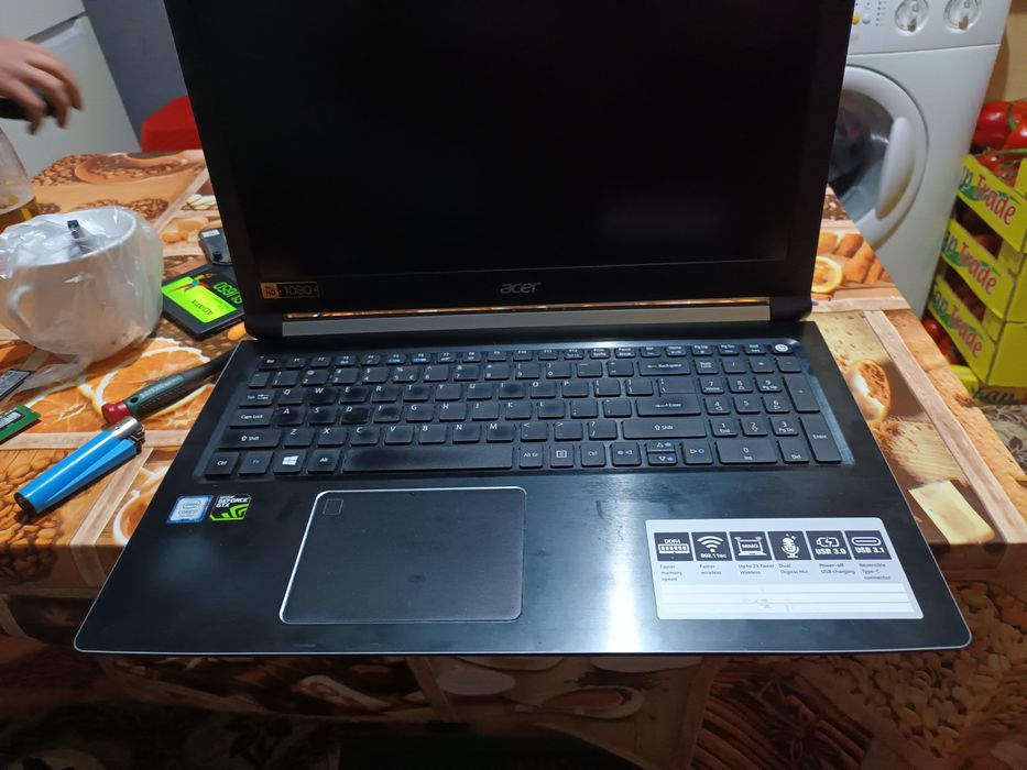Laptop i7 placa arsa tastiera merge perfect bateria  displeiul bun .