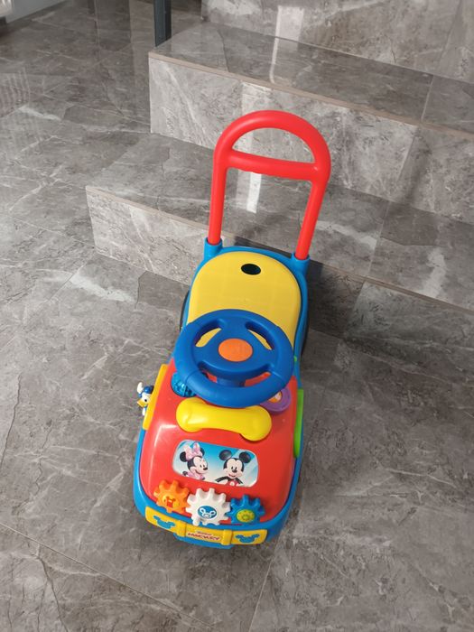 Masinuta premergator pentru copii