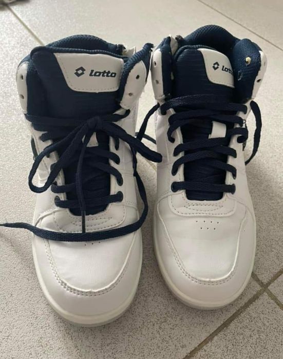Gheata Lotto, piele,mas 34-35,purtat un sezon