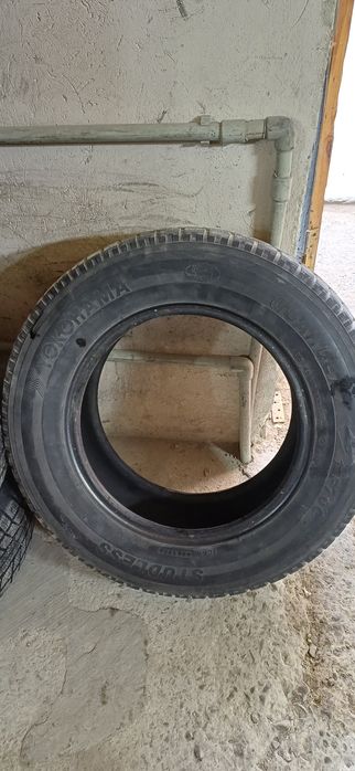 Продам зимние покрышки