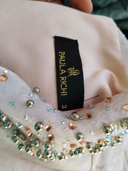 модели одежды сатылады