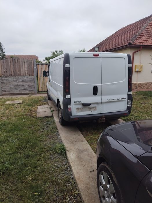 Vând urgent  Opel vivaro.Pret fix