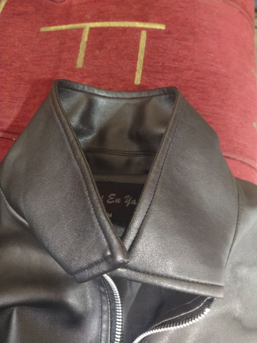 Дамско кожено яке ,, М'' - ка.