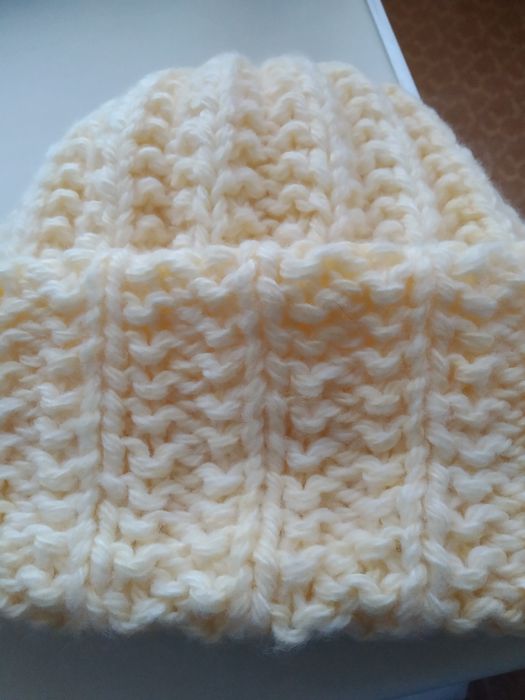 Шапка,ручная вязка.