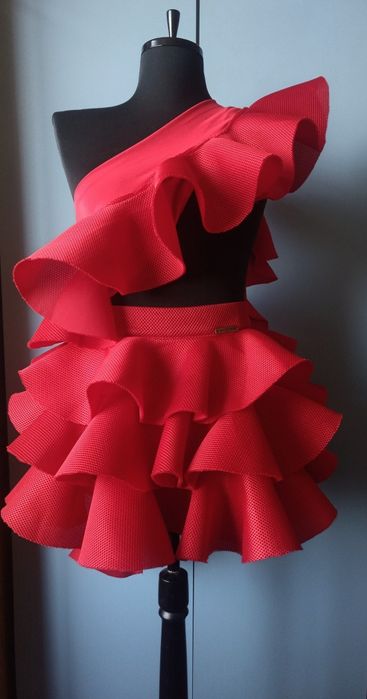 Пола официална подходяща за абитуриенти  и ски панталон