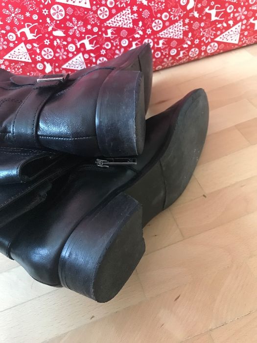 Кожени ботуши Beneton