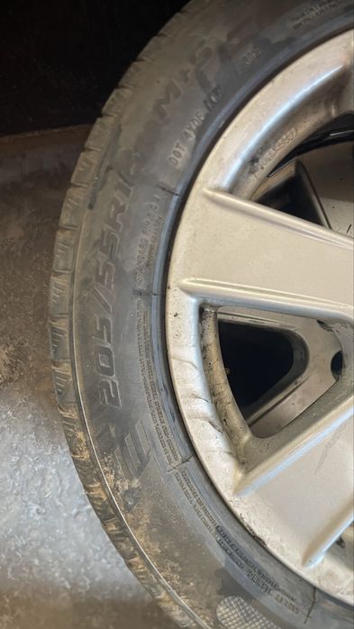 R16диски сняли с авенсиса на зимних покрышках