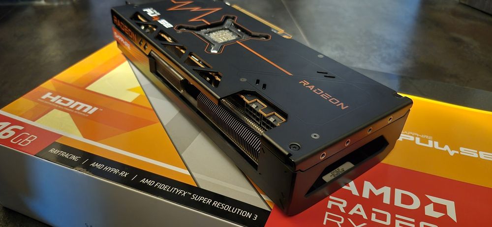 Placa video gaming RX 7800 XT 16GB Full Box