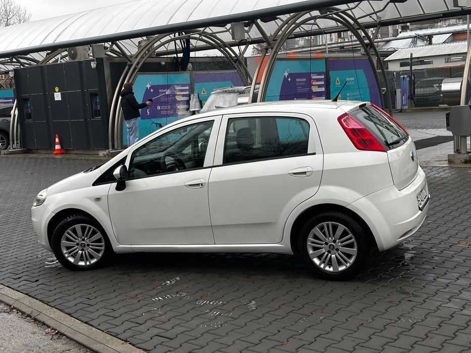 Fiat Punto 2011 diesel 1.3 / consum foarte mic/ model euro 5