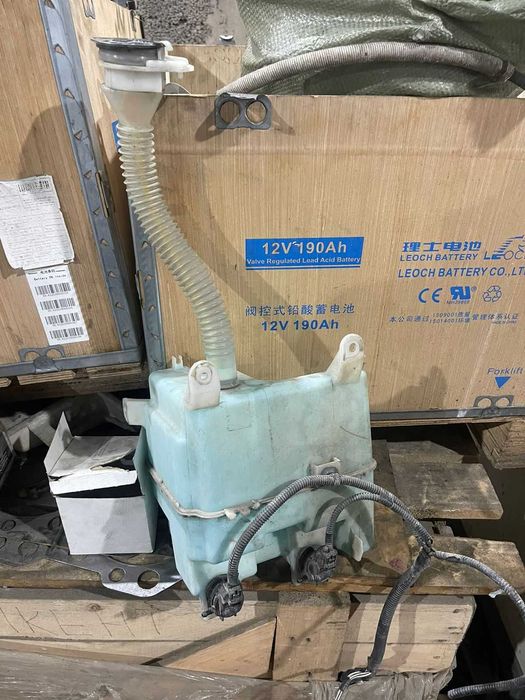 Бачок омывателя Lexus RX330