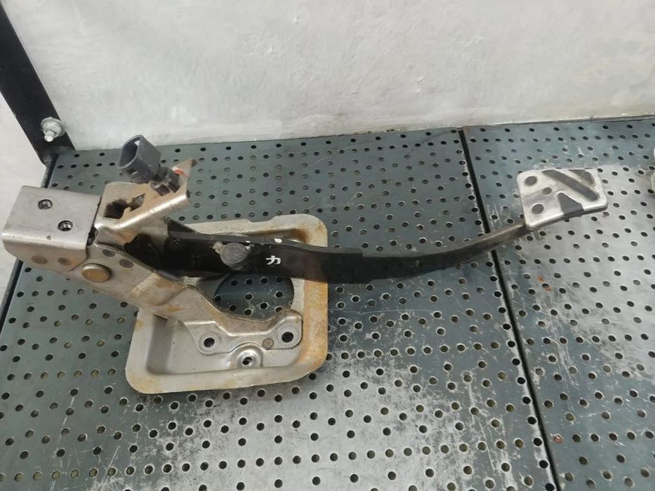 pedala frana 2.0 b  mitsubishi outlander 1 2001-2005