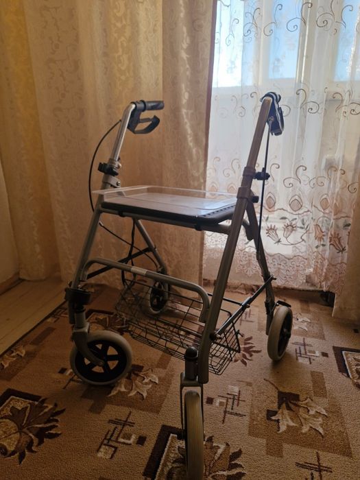 Продам ходунки для взрослых.