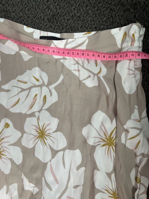 Noua ! Fusta midi M&S