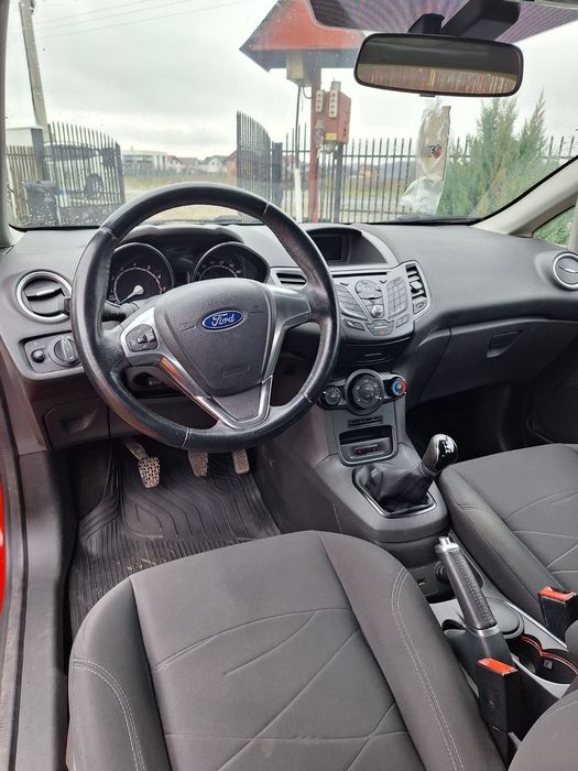 Vând Ford Fiesta 2017 Benzină