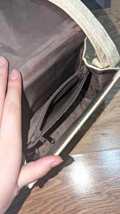 Классическая бежевая сумка (Prada style)