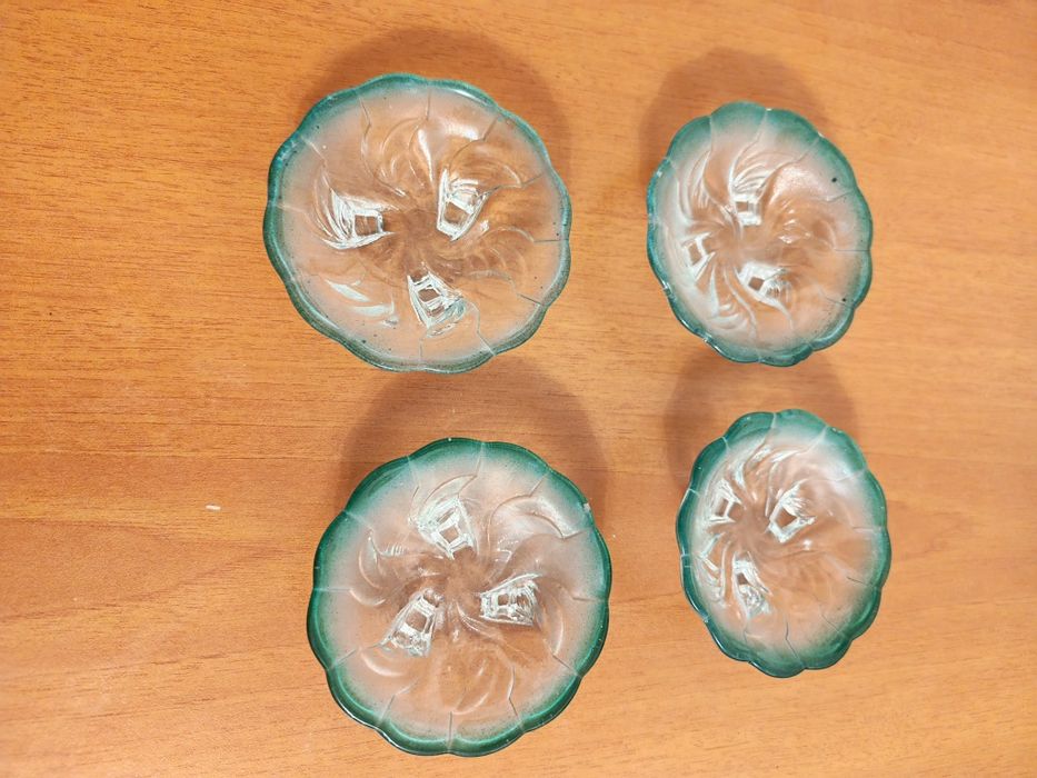 2 seturi de farfuriute -  model deosebit