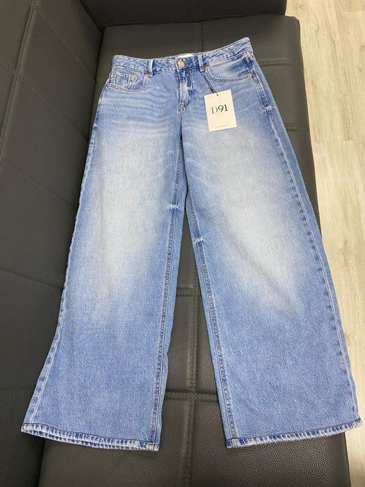 Продам новые джинсы. Бренд - Stradivarius.