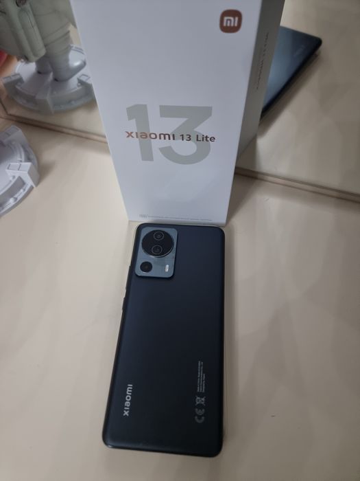 Продам Xiaomi 13 Lite 12/256gb.