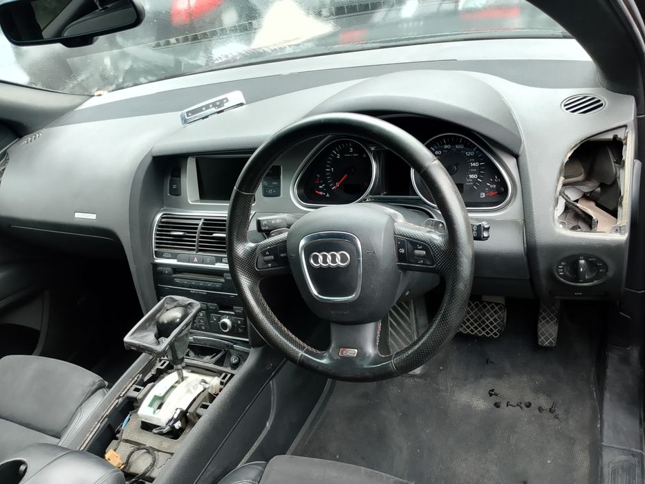 Audi Q7 3.0 TDI,CAS motor ,240 к.с. ,автоматик,20 броя