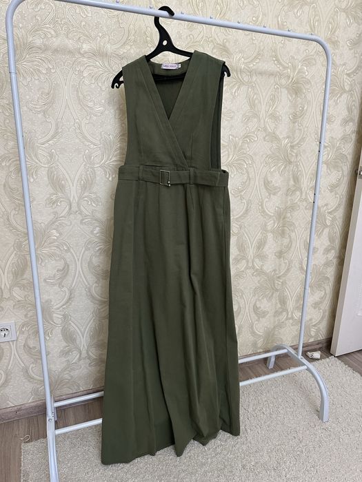 Женский сарафан и платье