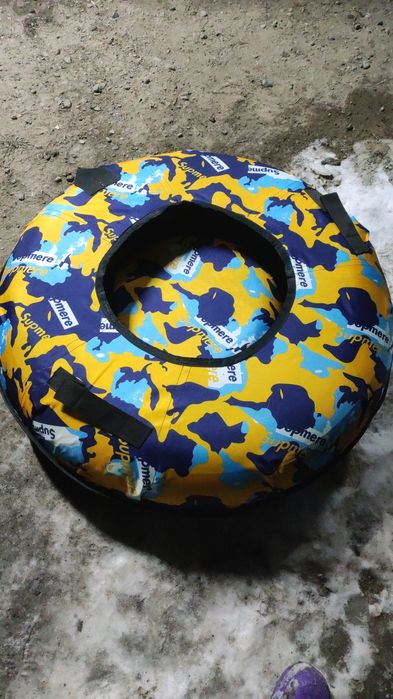 Ватрушка,  плюшка.