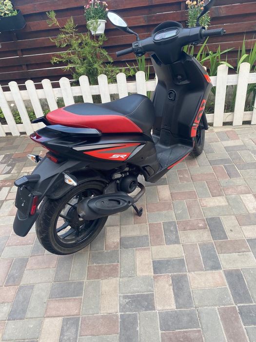 Scuter Aprilia sr 50 motard 2020 7000km moped