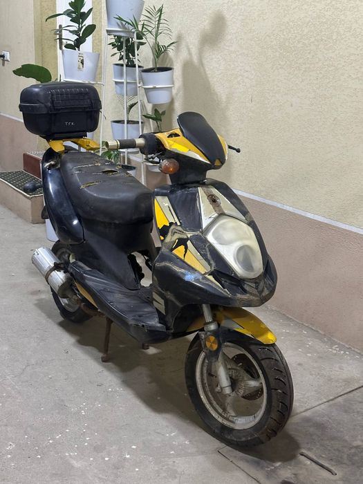 Продам скутер 80сс