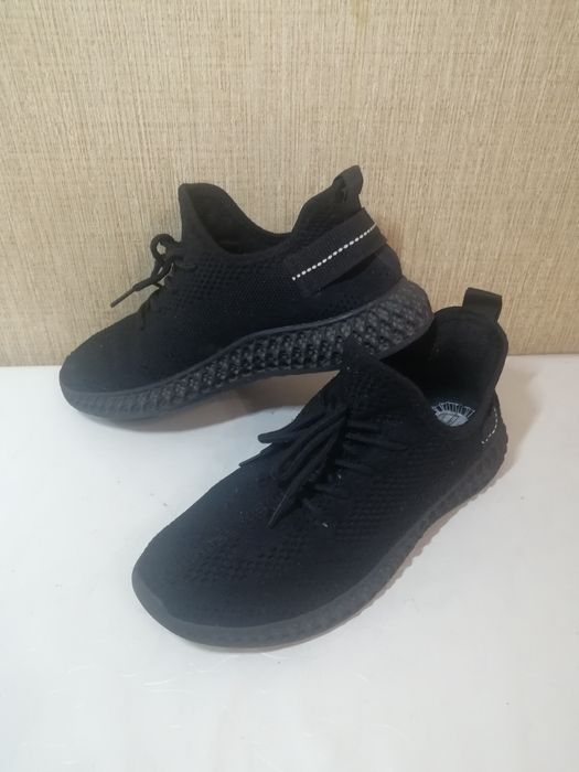 Продам детскую обувь,недорого.