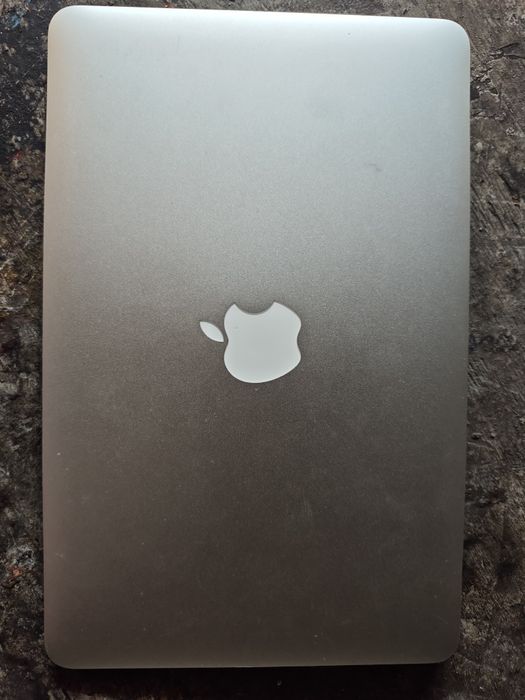 MacBook air 11,6, 8 GB RAM, 128 GB SSD