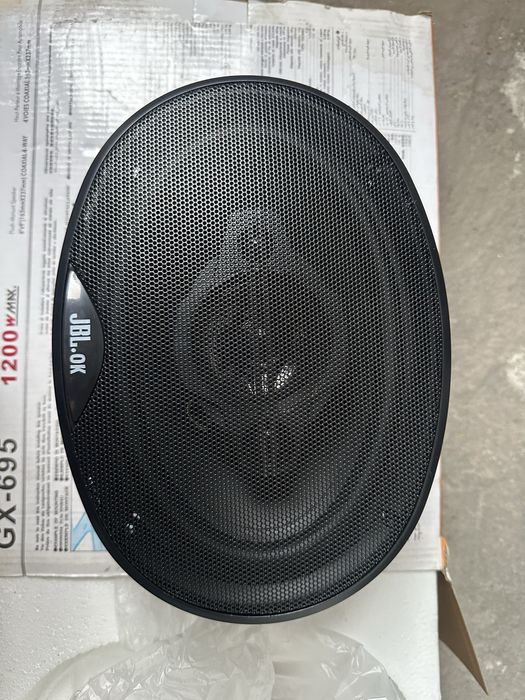 JBL калонка.