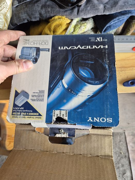 Sony Handycam DCR-HC94.
