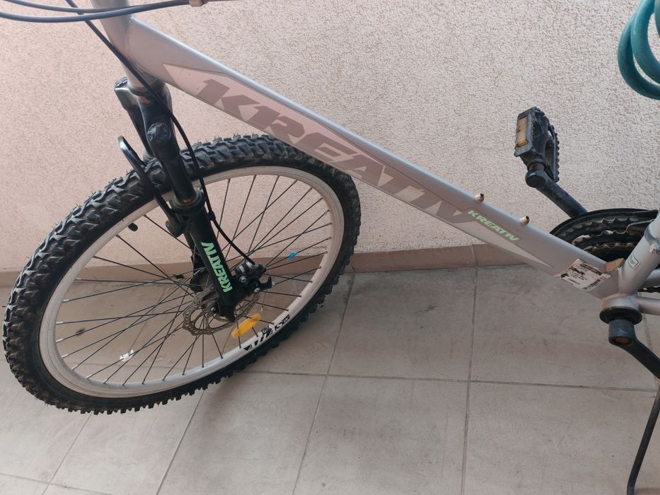 Vand o bicicleta in stare foarte buna folosita foarte putin