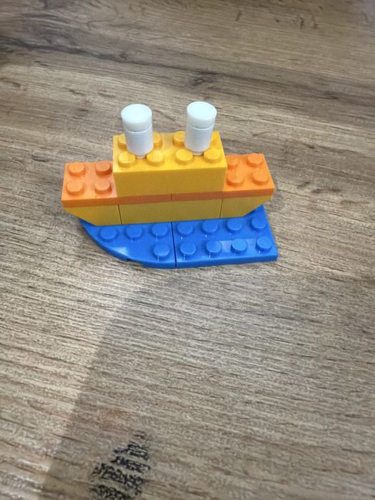 Продам Четыре хороших Lego