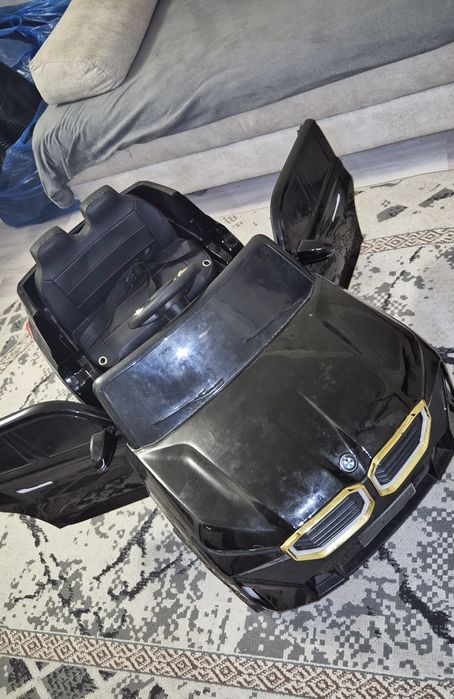 продам детскую машину BMW