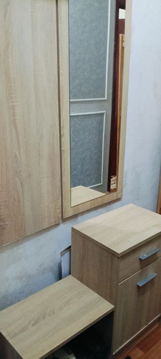 Шкаф прихожей ..