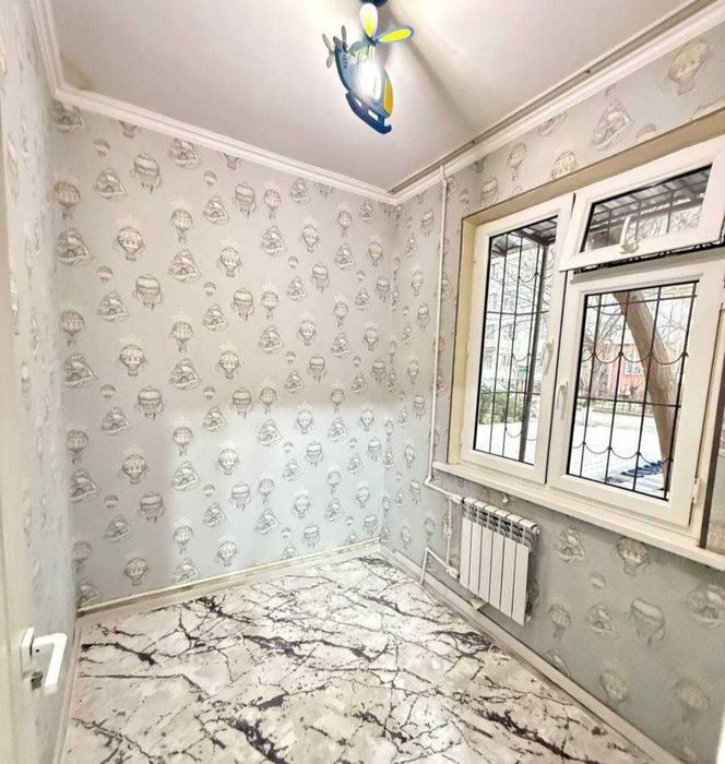 Чиланзар 10 квартал 1 комнатная ,1 этаж