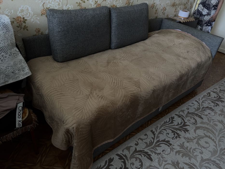 Диван, с отделениями