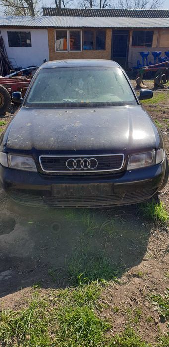 Dezmembrez audi A4B5 din 1998 1.6i