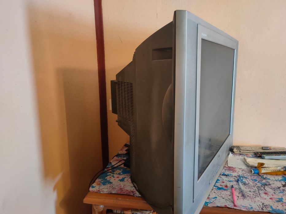 Продам телевизор LG Flatron 72 диагональ цена 6000 тнг