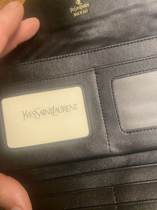 Протмоне Yves Saint Laurent