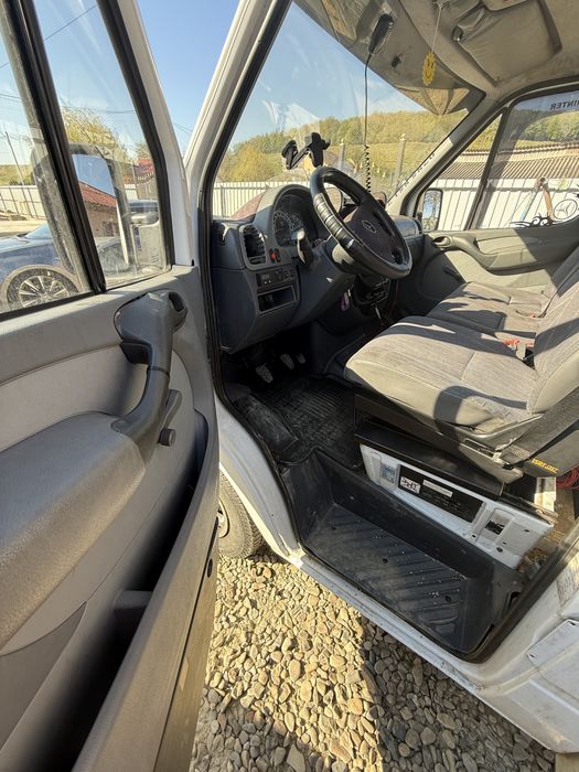 Mercedes-benz. Autoplatforma