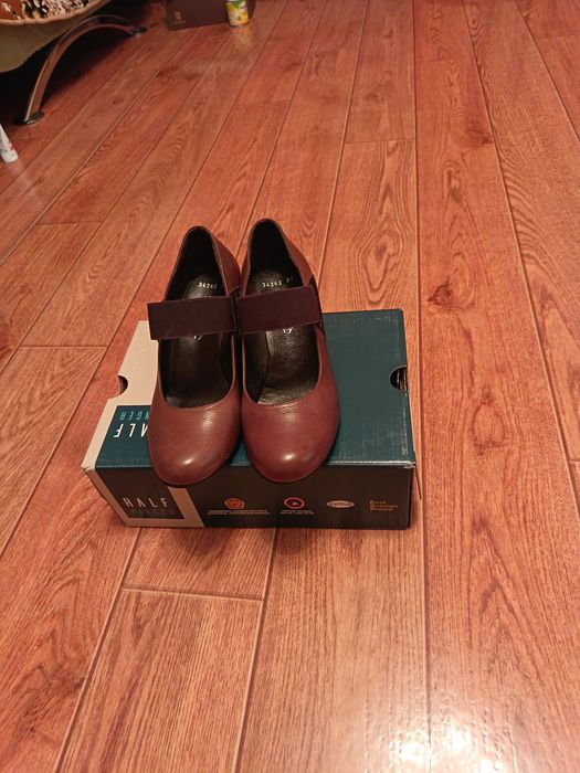 Продам туфли женские