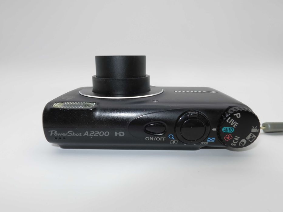 Canon PowerShot A2200 ултра компактен цифров фотоапарат, черна дигитална камера, като НОВА пълен комплект, работи отлично