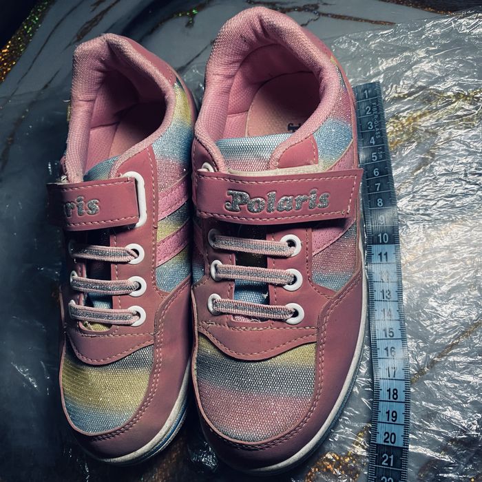 Обувь для девочки! Кроссовки!