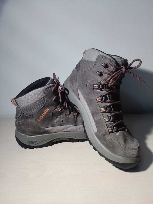 Ghete Lowa mărimea 40